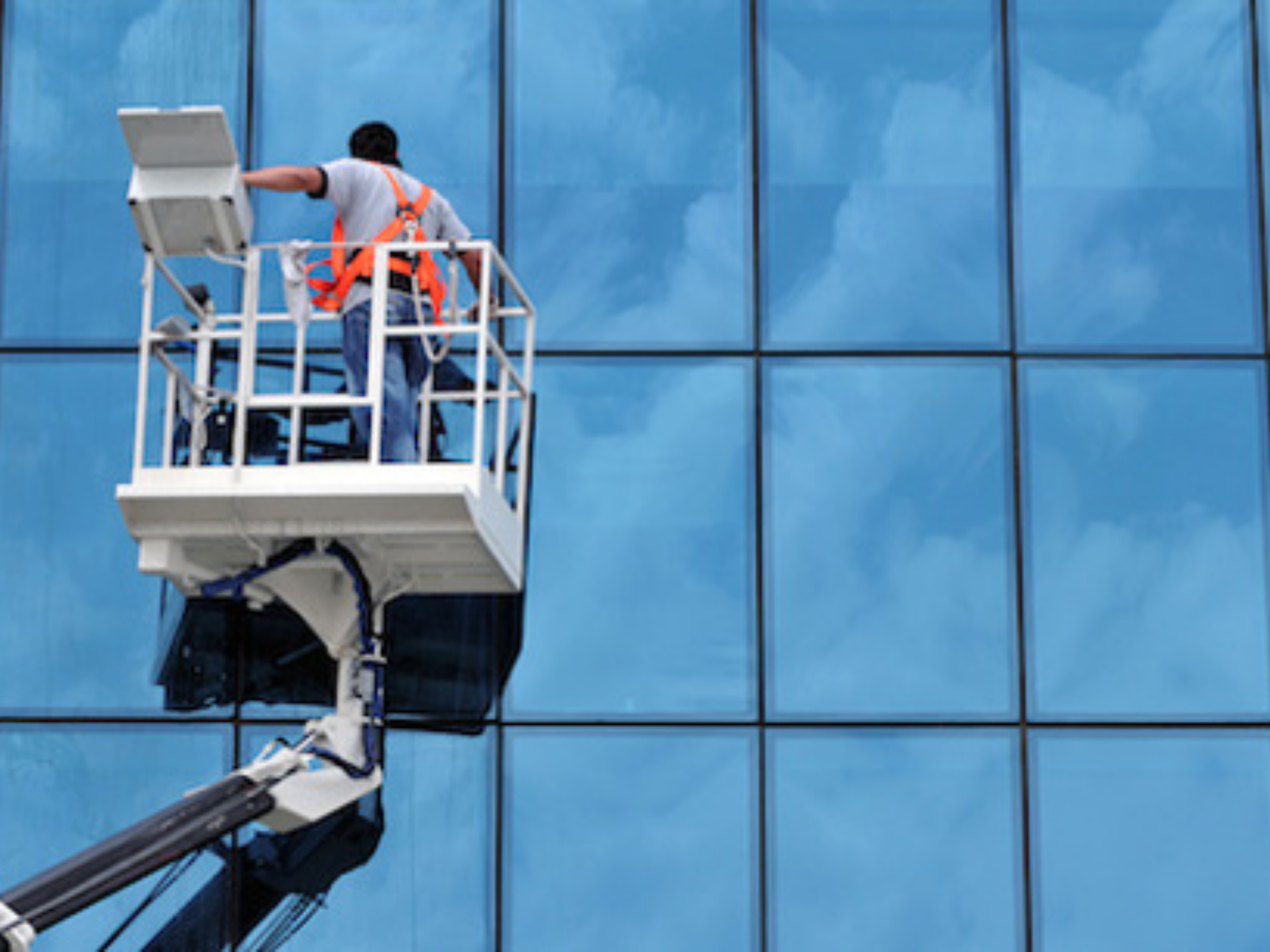 Dış Cephe Çalışmalarında Sepetli Vinç Kullanımının Avantajları